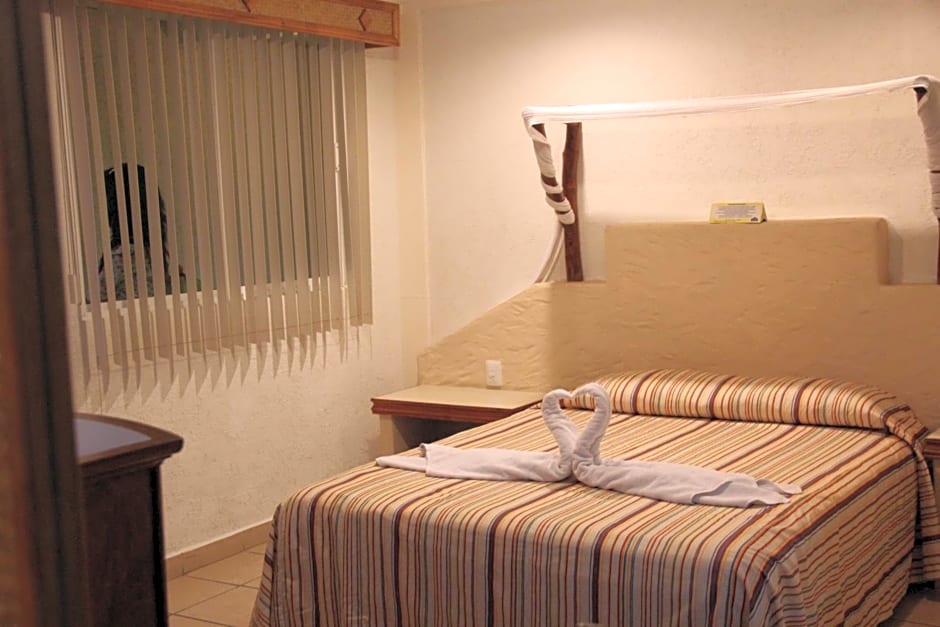 Hotel Palapa Palace Inn