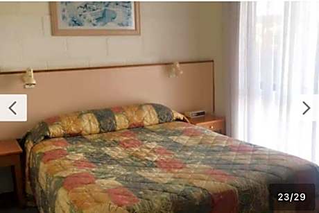 Black Swan Motel inn