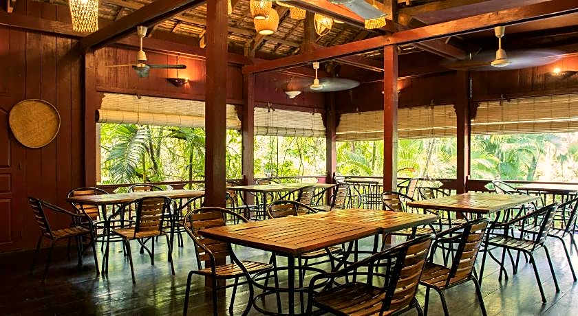 Sambor Village Hotel