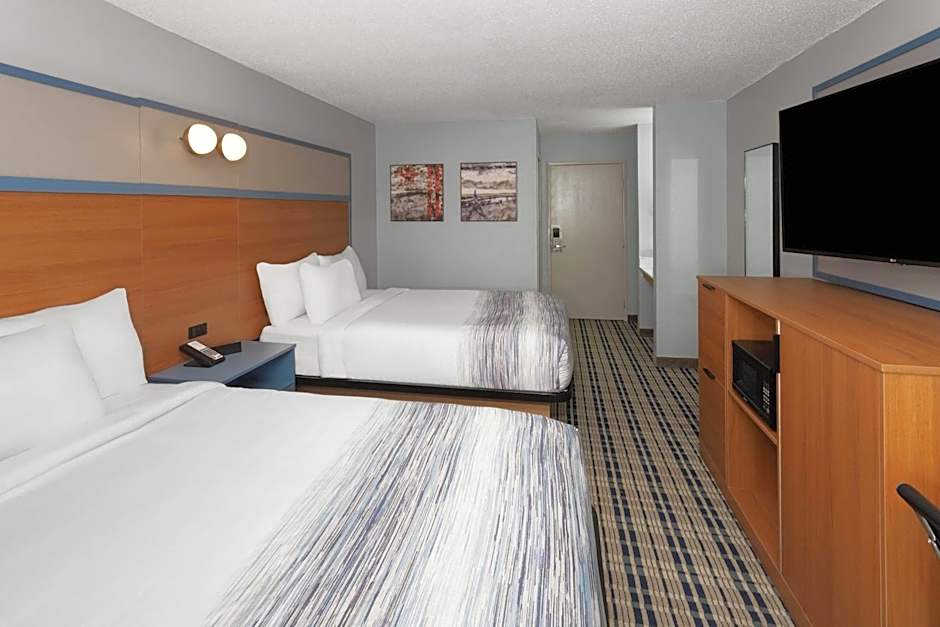 AmericInn by Wyndham Lake Mills