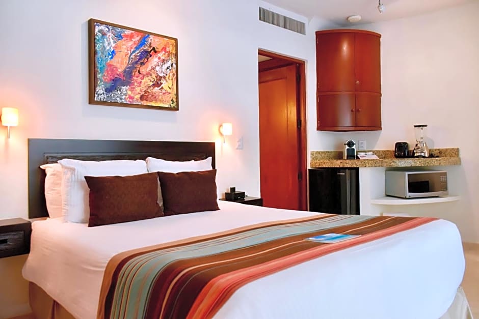 Playa Palms Beach Hotel