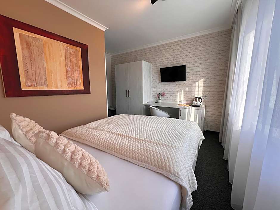 Grand Petit Hotel ex Shato Gesson