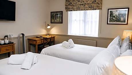 Twin Room with Private Bathroom