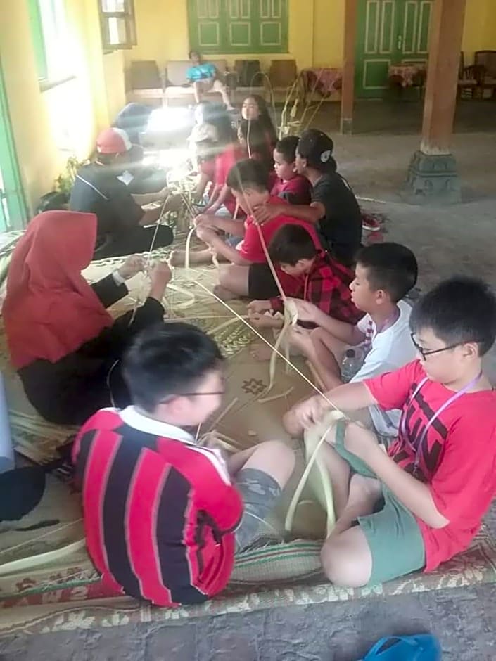 Sardi Homestay by ZUZU