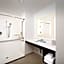 Holiday Inn Express & Suites North Brunswick By IHG