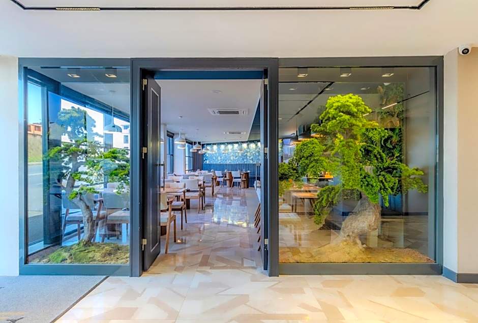 Heaven Premium Airport Hotel