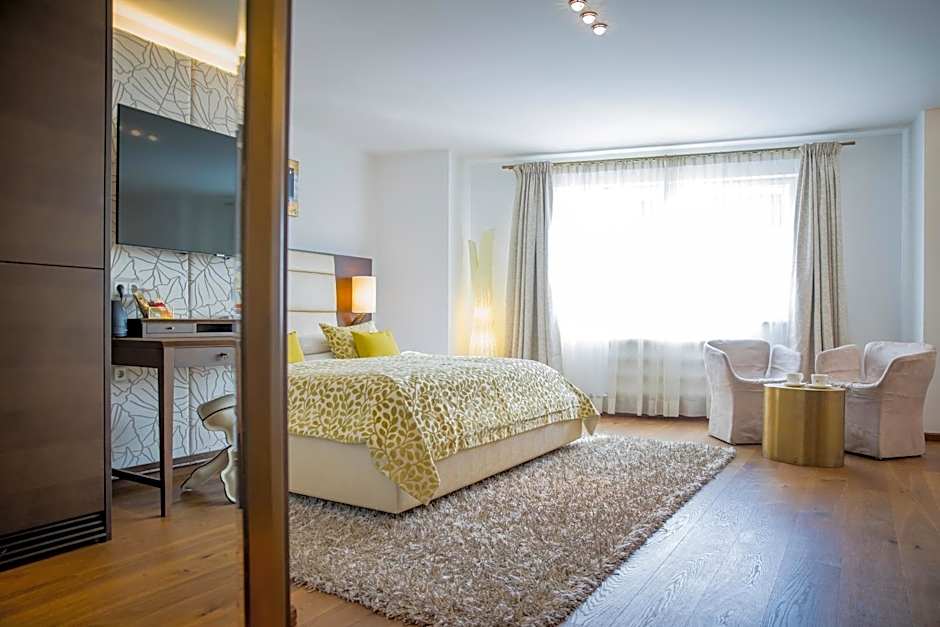 Iris Porsche Hotel & Restaurant