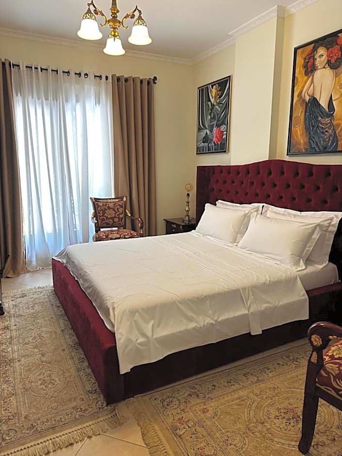 Dinasty Hotel