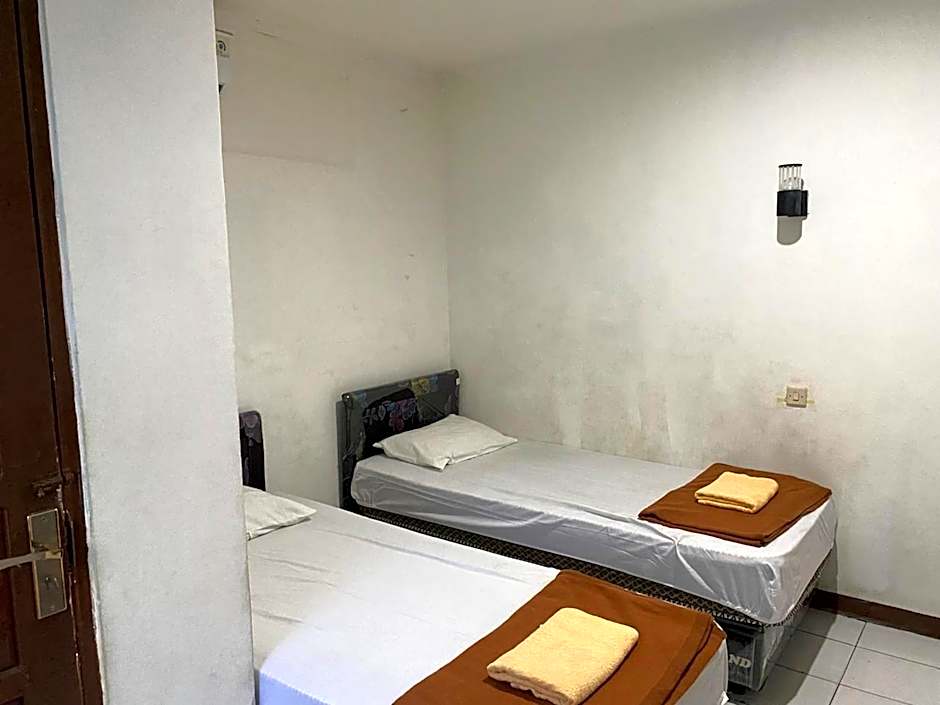 RedDoorz at Hotel Ermashta Jayapura