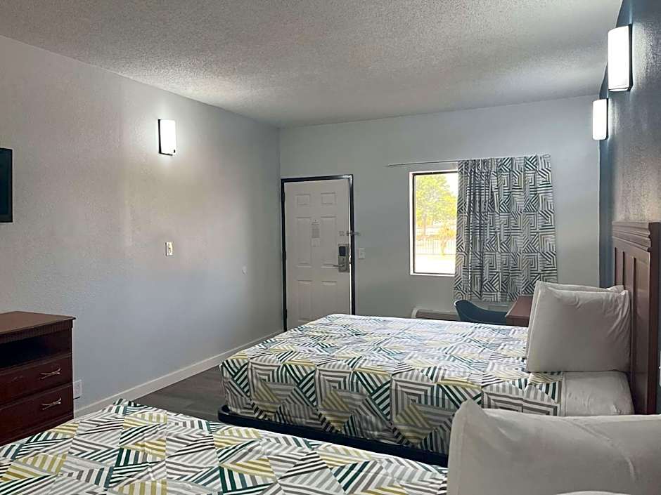 Motel 6 Cleveland, MS – Delta State University