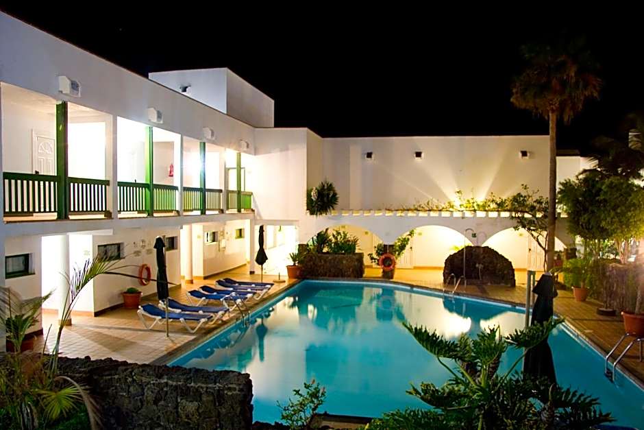 Aparthotel Esquinzo Y Monte Del Mar