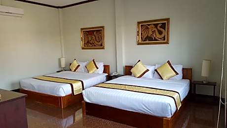 Deluxe Family Room with Balcony