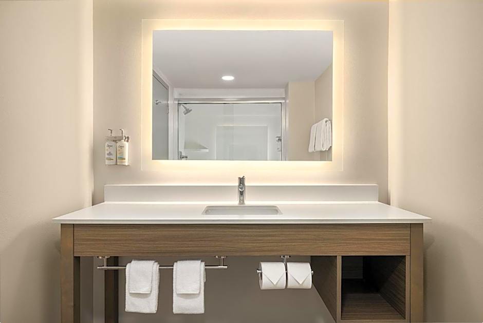 Holiday Inn Express Fayetteville-Fort Bragg