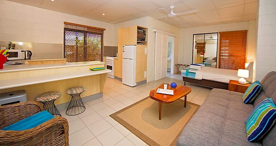 Apollo Jewel Beachfront Apartments