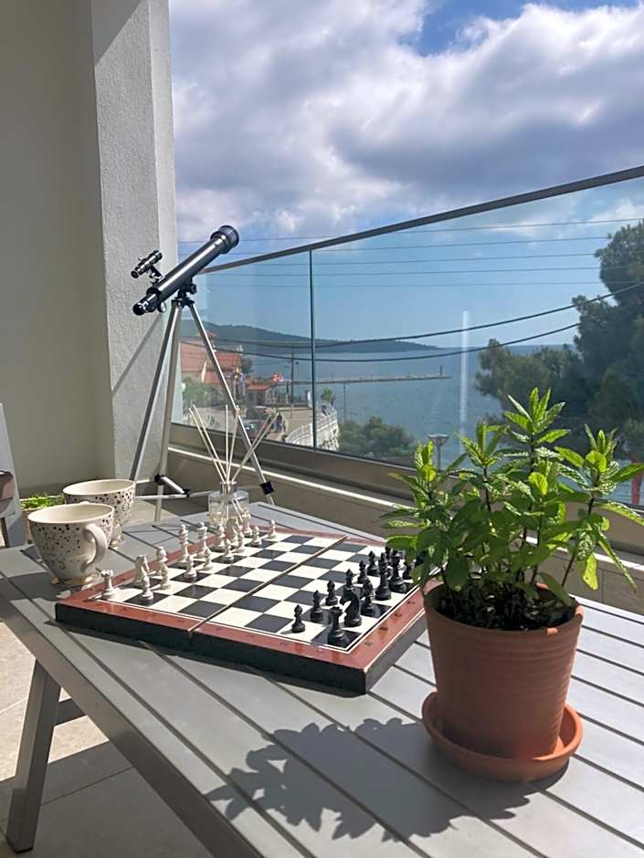 Wide Blue Luxury Boutique Suites