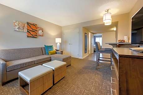 One-Bedroom Suite with Two Queen Beds