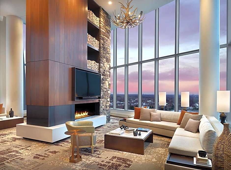 Omni Viking Lakes