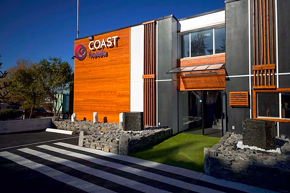 Photo 1 of 30 of Coast Metro Vancouver Hotel