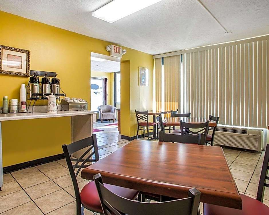 Econo Lodge near Missouri University of Science and Technology