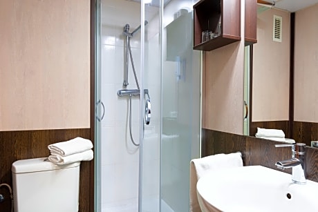 3 BEDROOM APARTMENT (4 PERSONS)