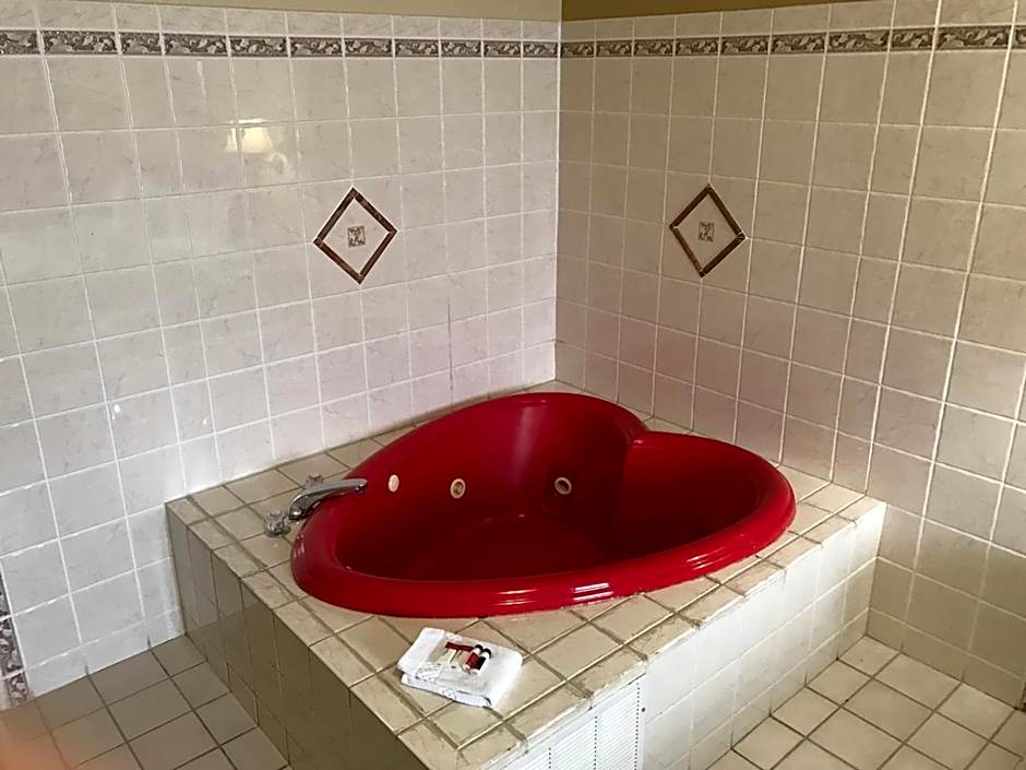 Days Inn & Suites by Wyndham Tucker/Northlake