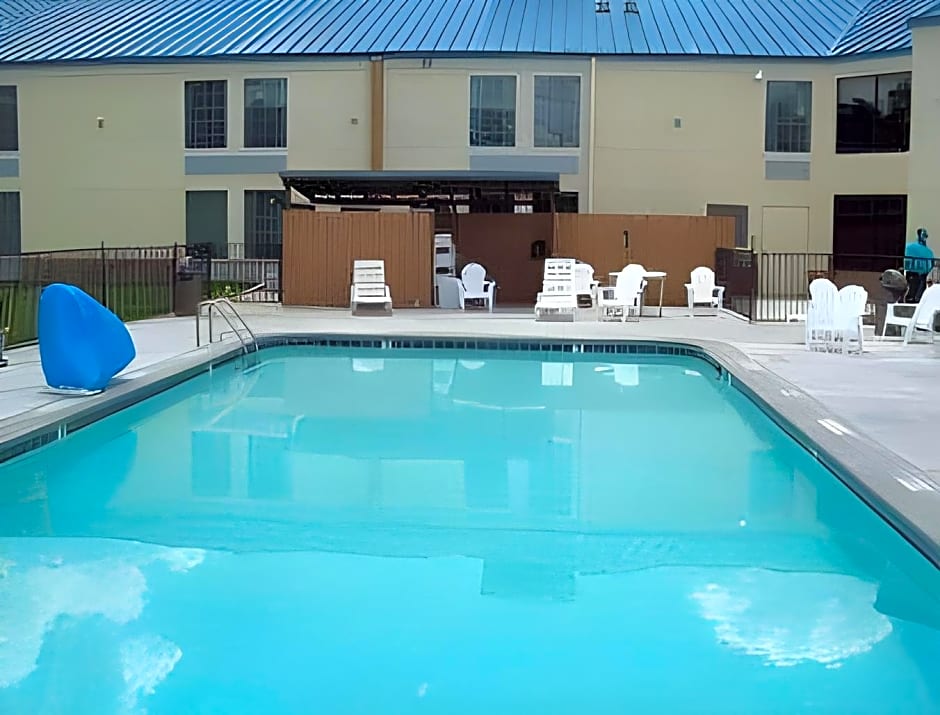 Days Inn & Suites by Wyndham Tahlequah