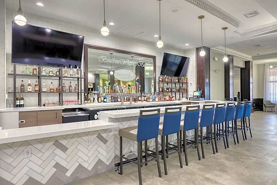 Holiday Inn Express & Suites Madison West - Middleton