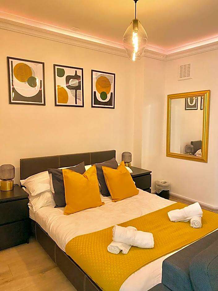 Apt - Balcony- Kensington-24 7 security