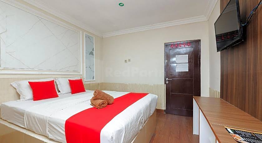 My home2 Mall Ciputra Cibubur RedPartner