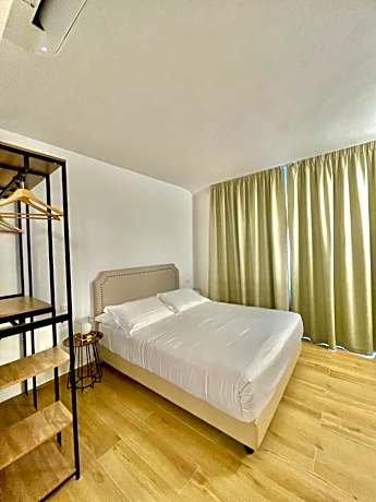 Large Double Room - Ground Floor