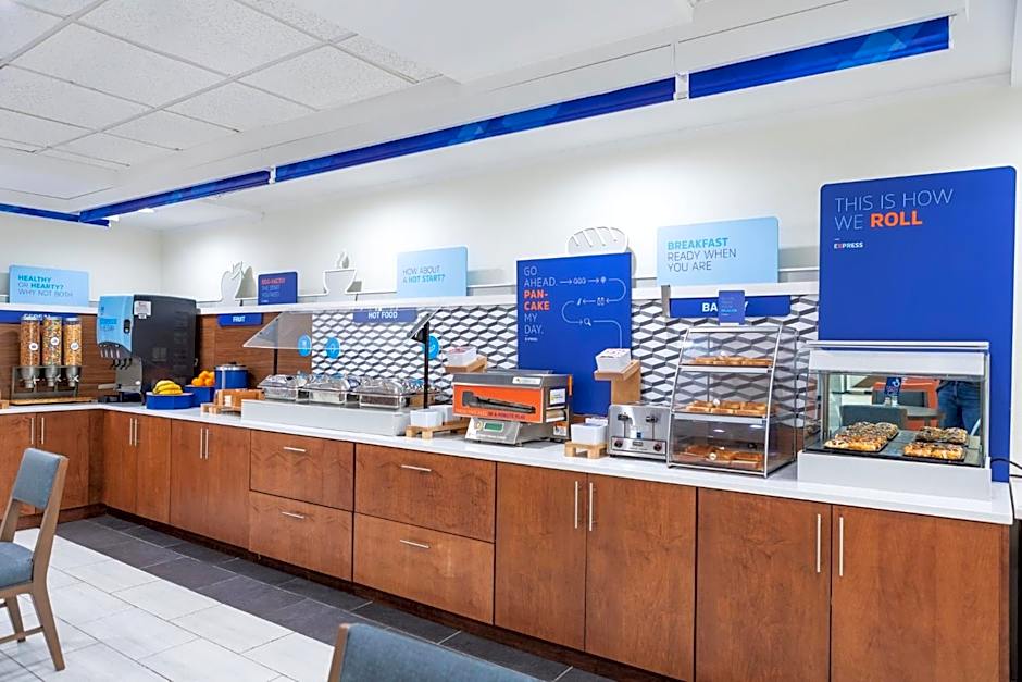 Holiday Inn Express Hotel & Suites Memphis/Germantown By IHG