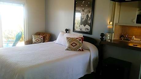 Single Room with Mountain View
