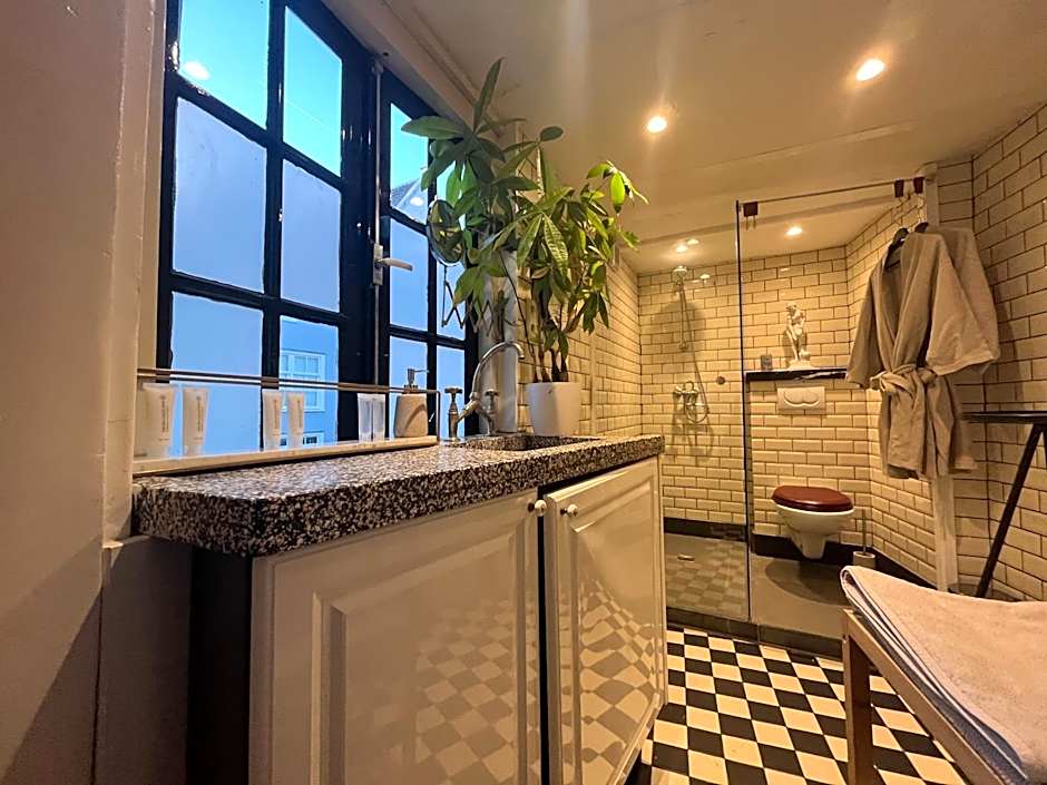 The smallest hotel in Amsterdam