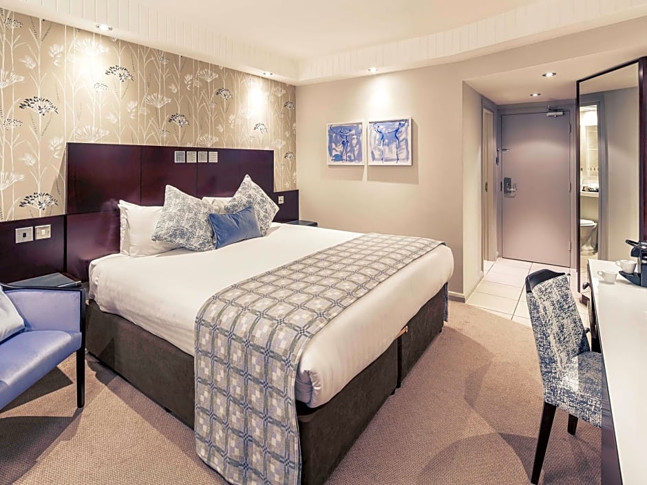 Mercure Leeds Parkway Hotel
