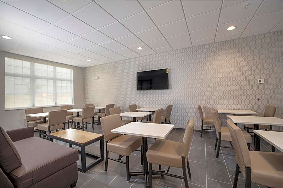 Microtel Inn & Suites by Wyndham Loveland