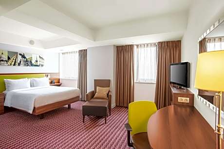 Queen Room - Non-Smoking