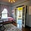 The Kings Throne Inn and Guest House