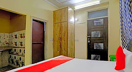 Hotel O Wamson Alpha Co living Stays