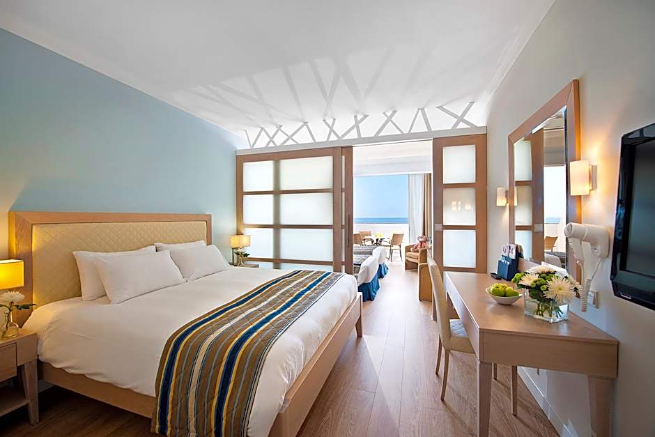 Photo 1 of 4 of Family Suite Sea View