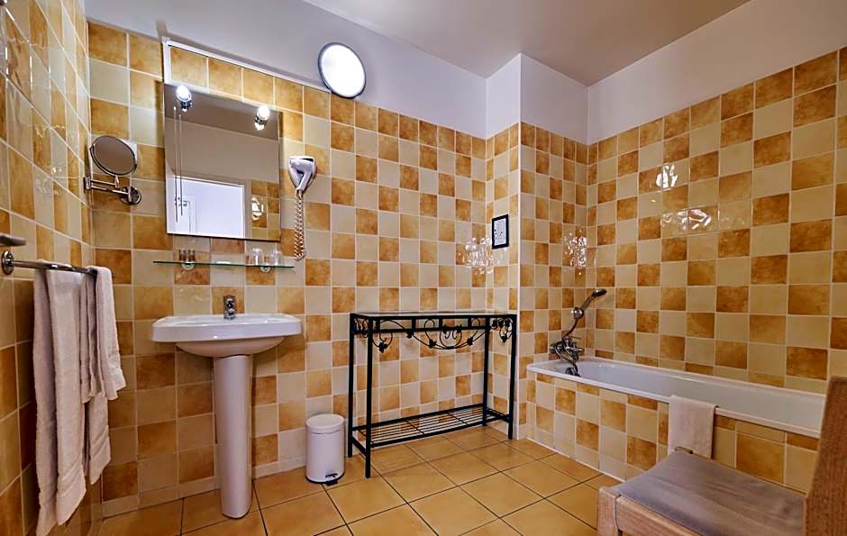 LOGIS Hotel Du Theatre