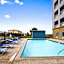 Days Inn & Suites by Wyndham Galveston West/Seawall