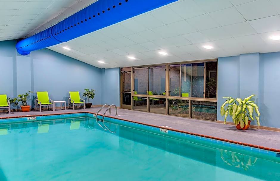 Holiday Inn Express & Suites Morristown By IHG