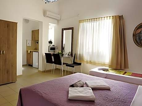 Family Room 4 Adults