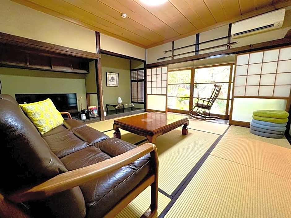 SUMITSUGU HOUSE Grandpa