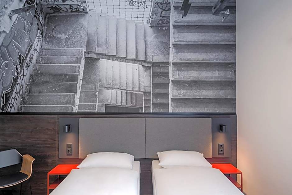 Dean's College Hotel