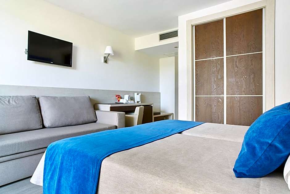 Invisa Hotel Club Cala Blanca