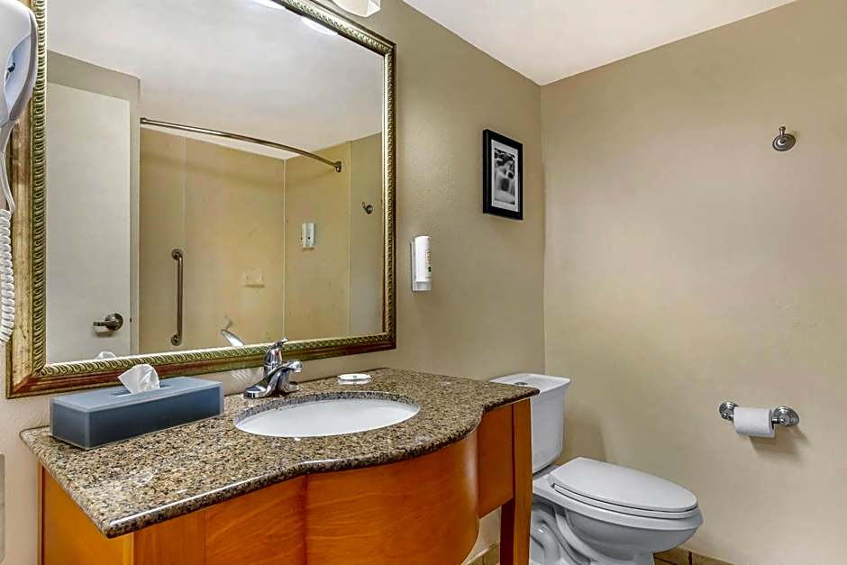 Quality Inn Lumberton North