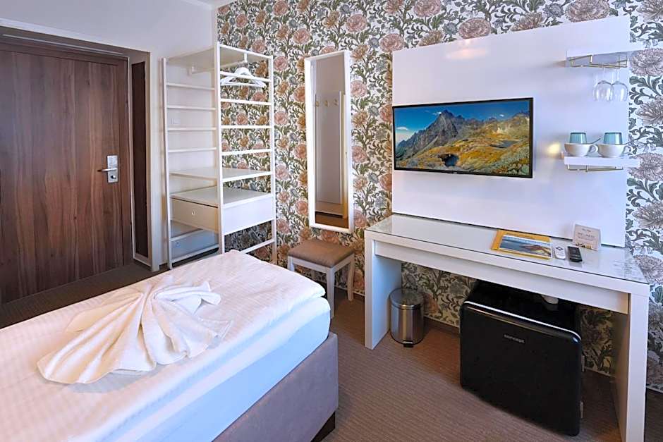 APLEND Hotel Lujza Major