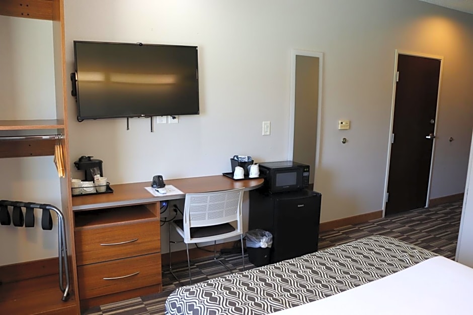 Microtel Inn & Suites by Wyndham Columbus/Near Fort Moore