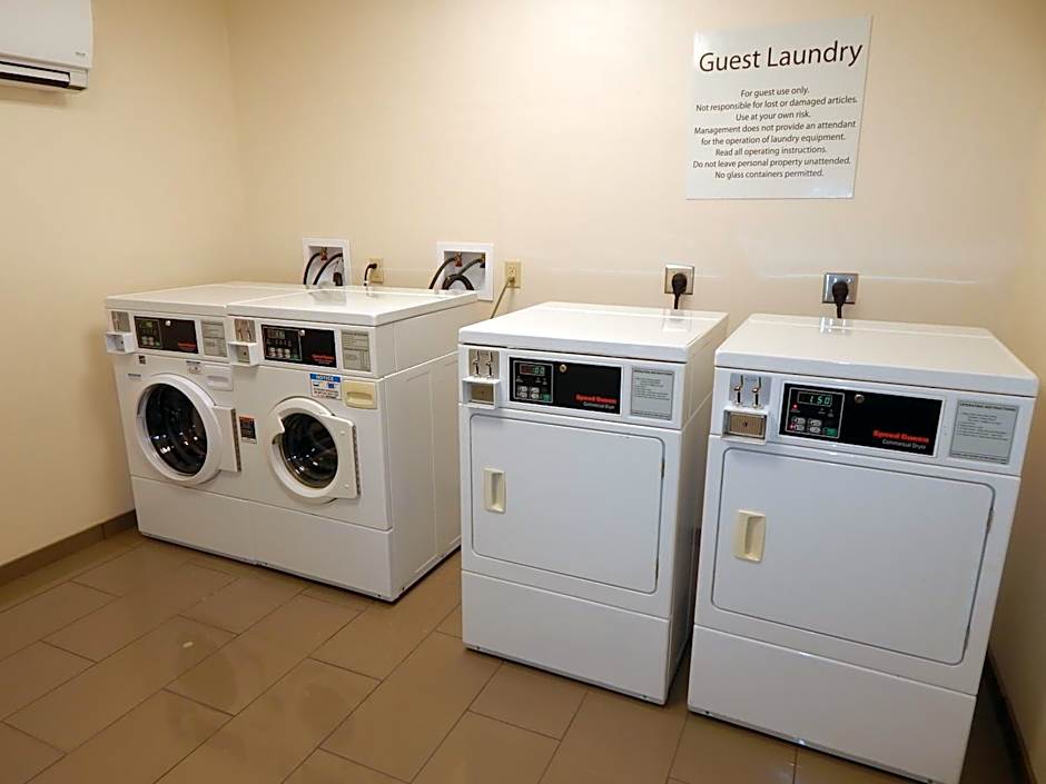 Holiday Inn Express & Suites Washington - Meadow Lands By IHG